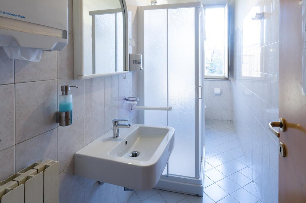 Hotel Moderno Pisa Bagian luar foto