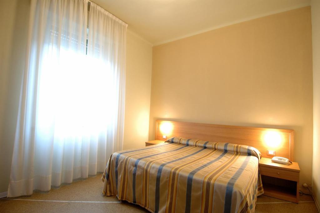 Hotel Moderno Pisa Ruang foto