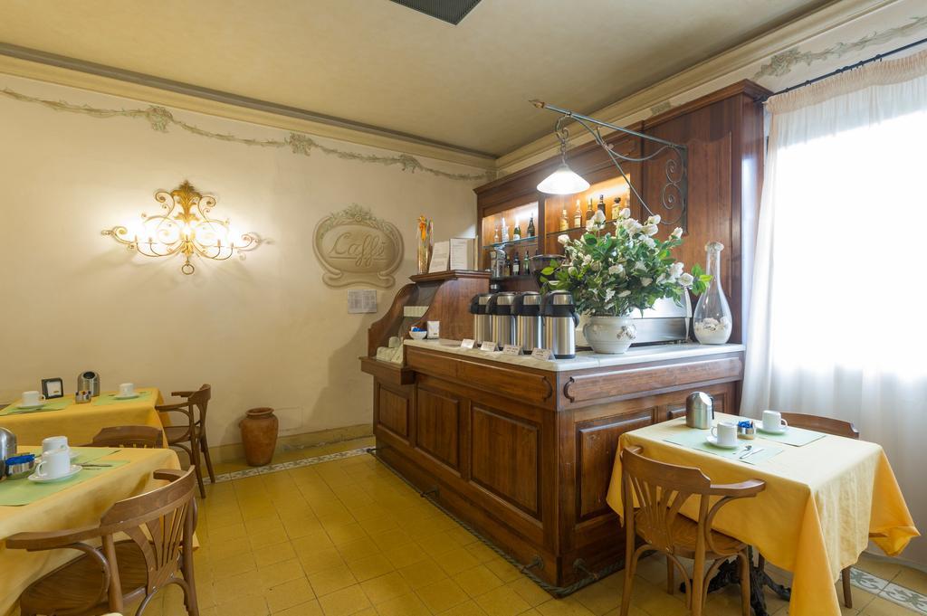 Hotel Moderno Pisa Bagian luar foto